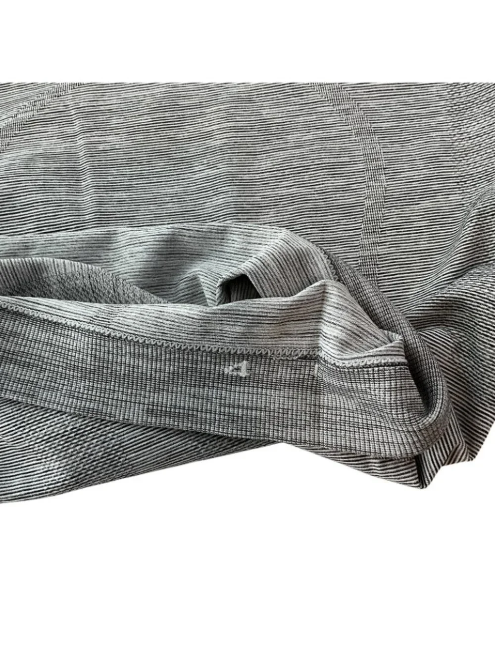 Lululemon Swiftly Tech Long Sleeve Top Womens 4 Gray Stripe T Shirt Running